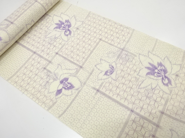 アンティーク　花に古典柄織り出し　着尺反物